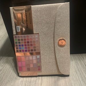 Profusion palette